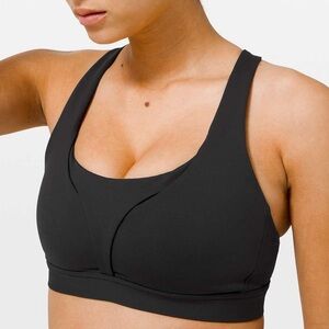 Lululemon Stash It All bra. 🖤